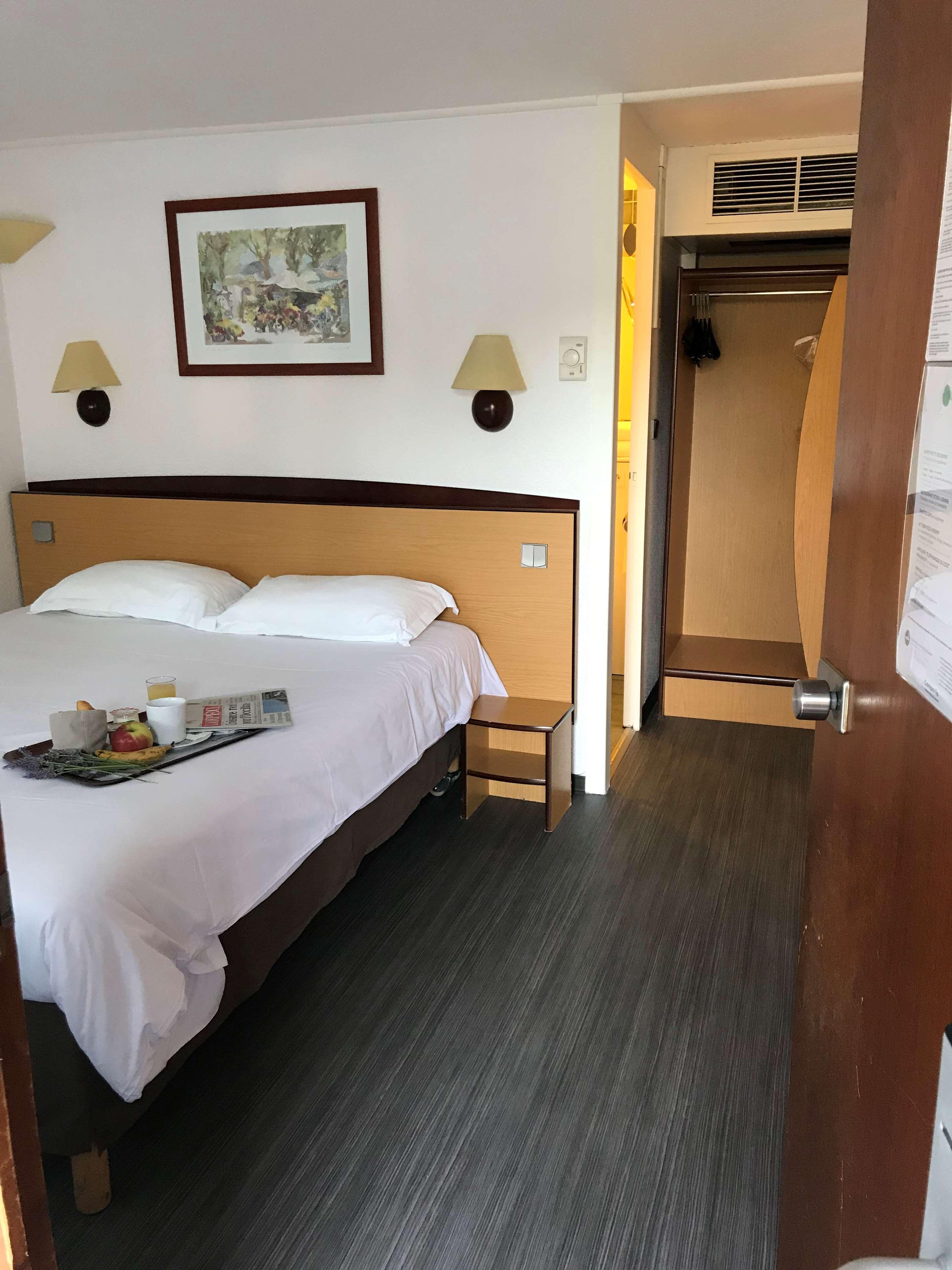 กัมปานีเล กาออร์ Hotel การ์ออร์ ภายนอก รูปภาพ