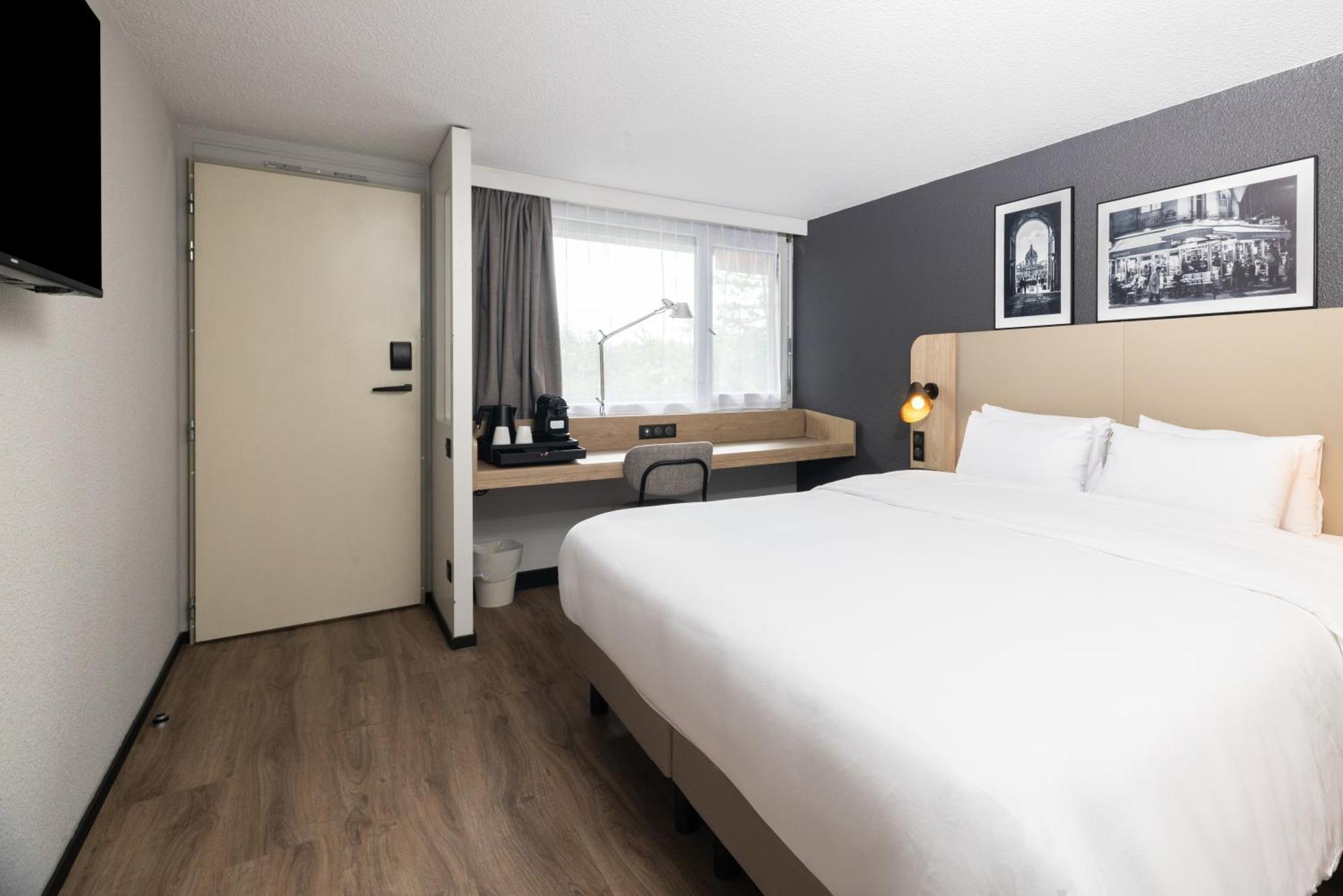 กัมปานีเล กาออร์ Hotel การ์ออร์ ภายนอก รูปภาพ