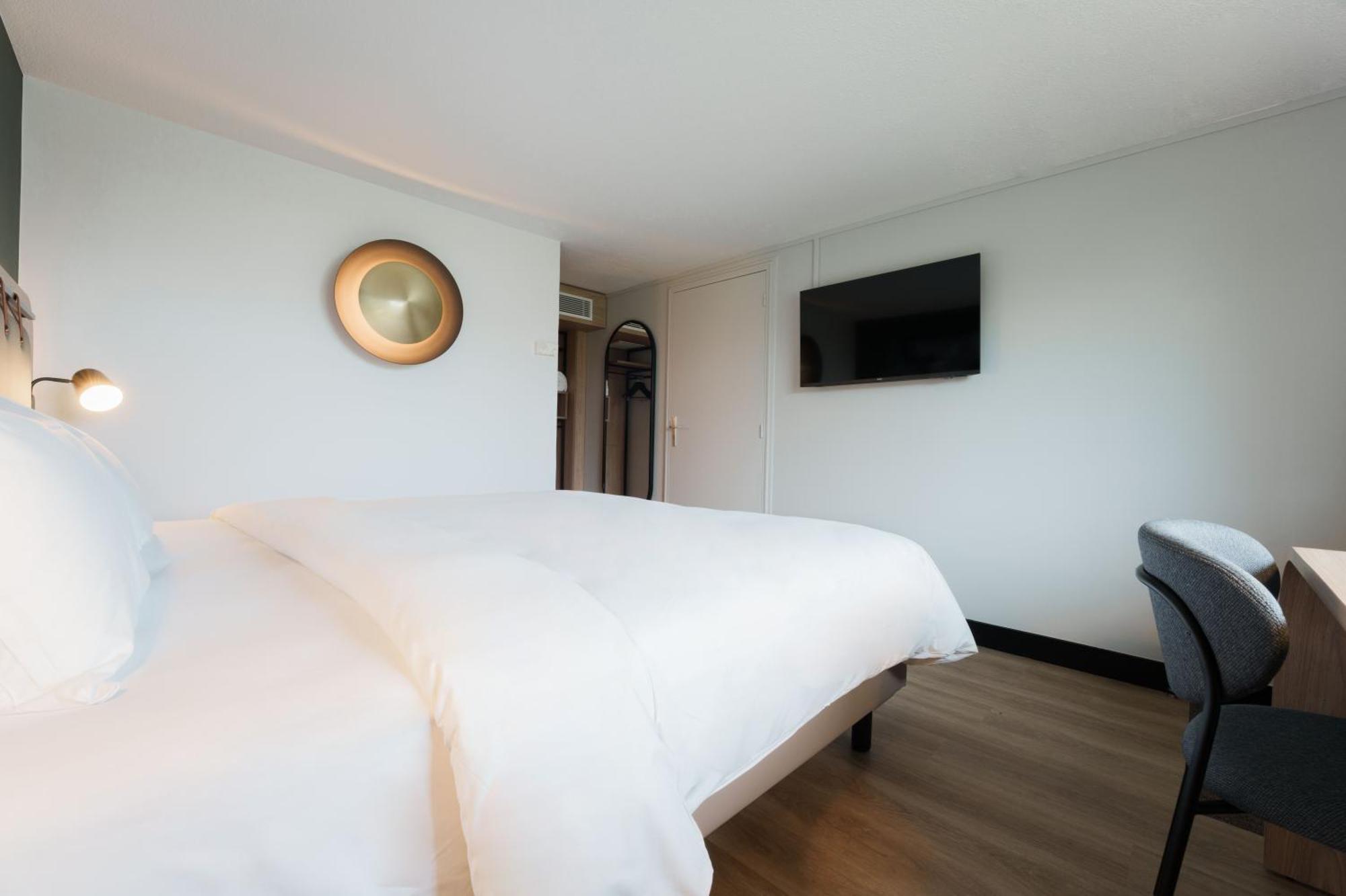 กัมปานีเล กาออร์ Hotel การ์ออร์ ภายนอก รูปภาพ